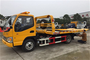 宝清哪里有拖车服务