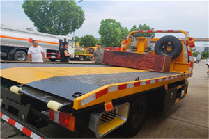 宝清附近拖车电话号码服务